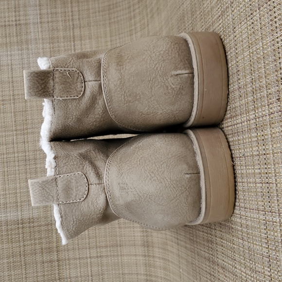 Sonoma Shoes - Picture 3 of 4